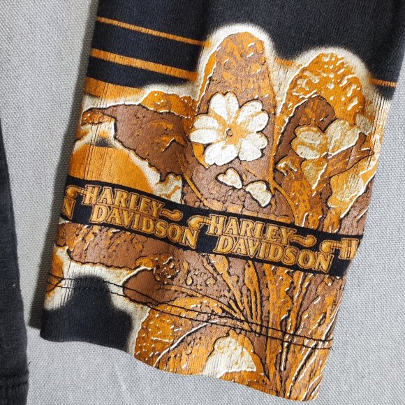 Harley-Davidson shirt women's size M black with graphic design crew neck - Picture 4 of 10
